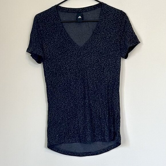 Adidas Gray Animal Print V-Neck Shirt - Size Small - Picture 1 of 6